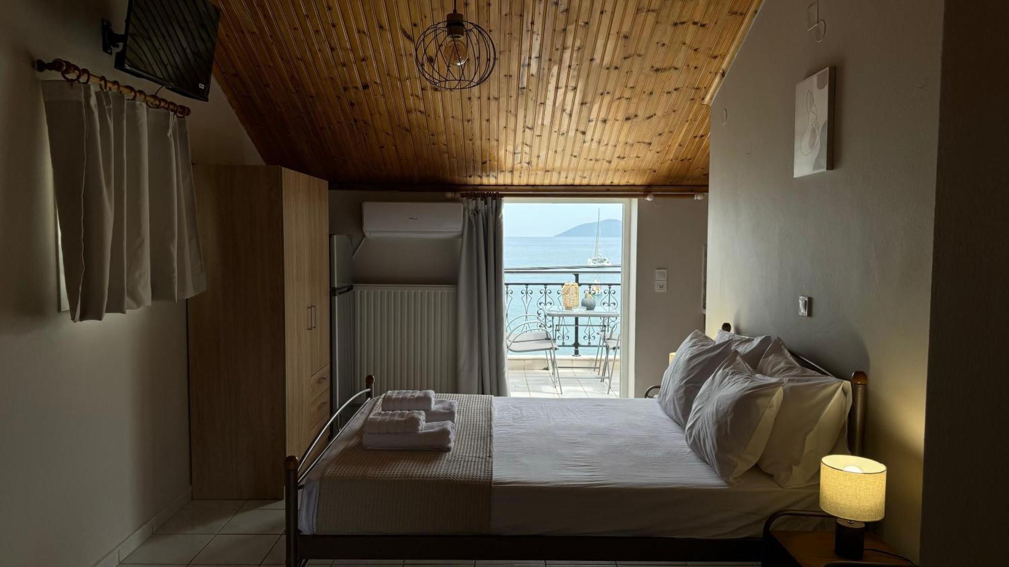 Sea Side Studios Agia Efimia 外观 照片