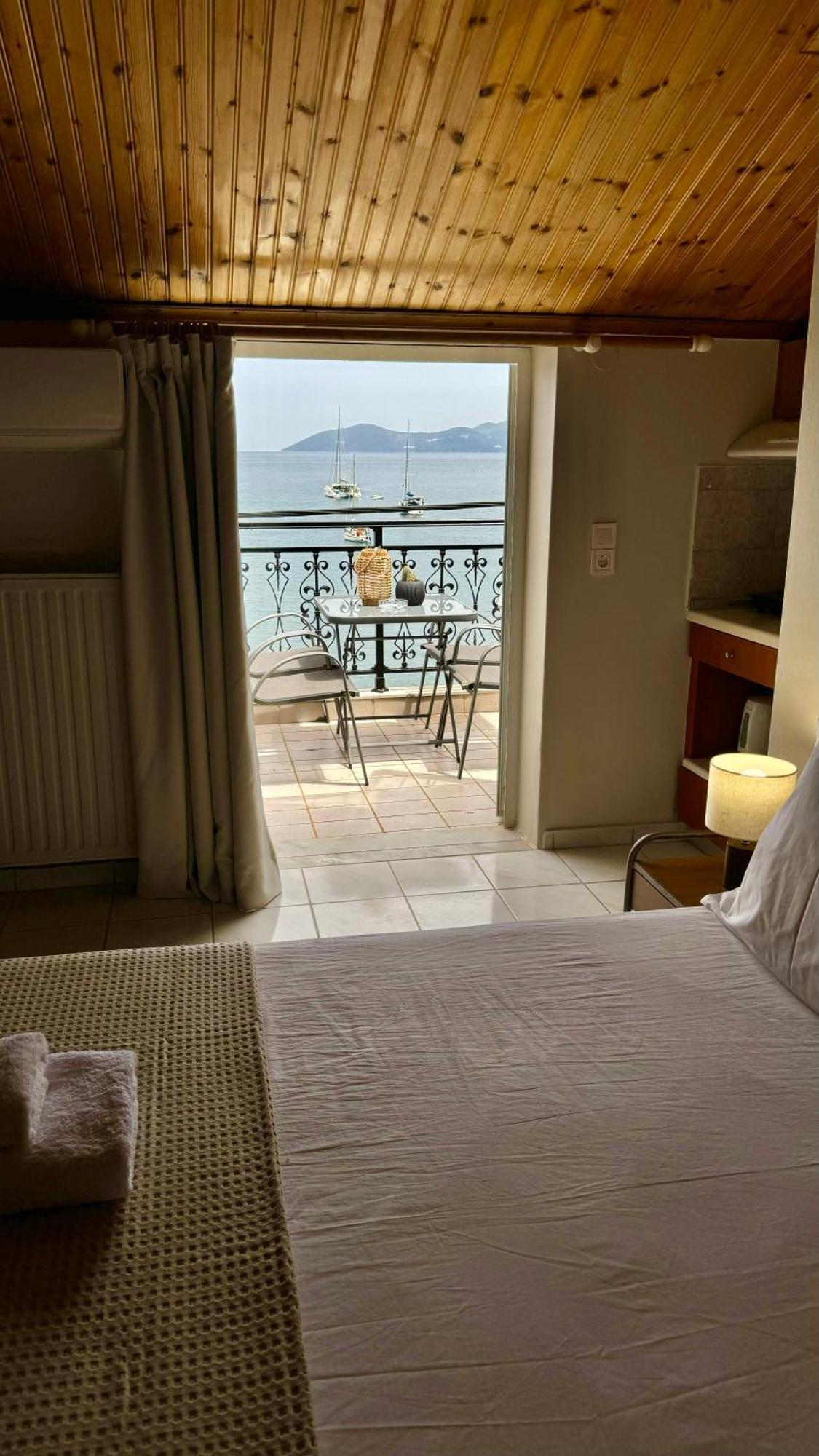 Sea Side Studios Agia Efimia 外观 照片