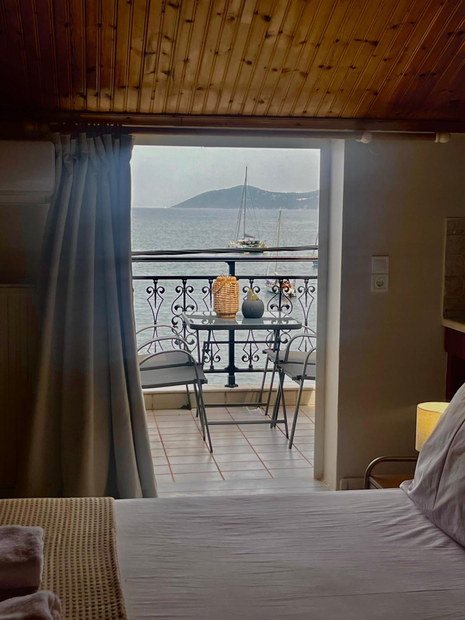 Sea Side Studios Agia Efimia 外观 照片